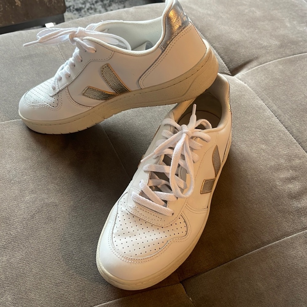 Barely worn Vejas V10 metallic sneakers